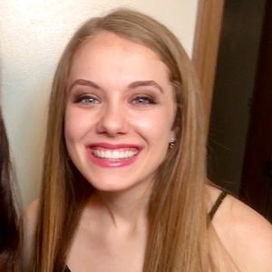 Meet your Posher, Clarissa